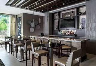 Courtyard By Marriott Nyc Area Hotel Edgewater