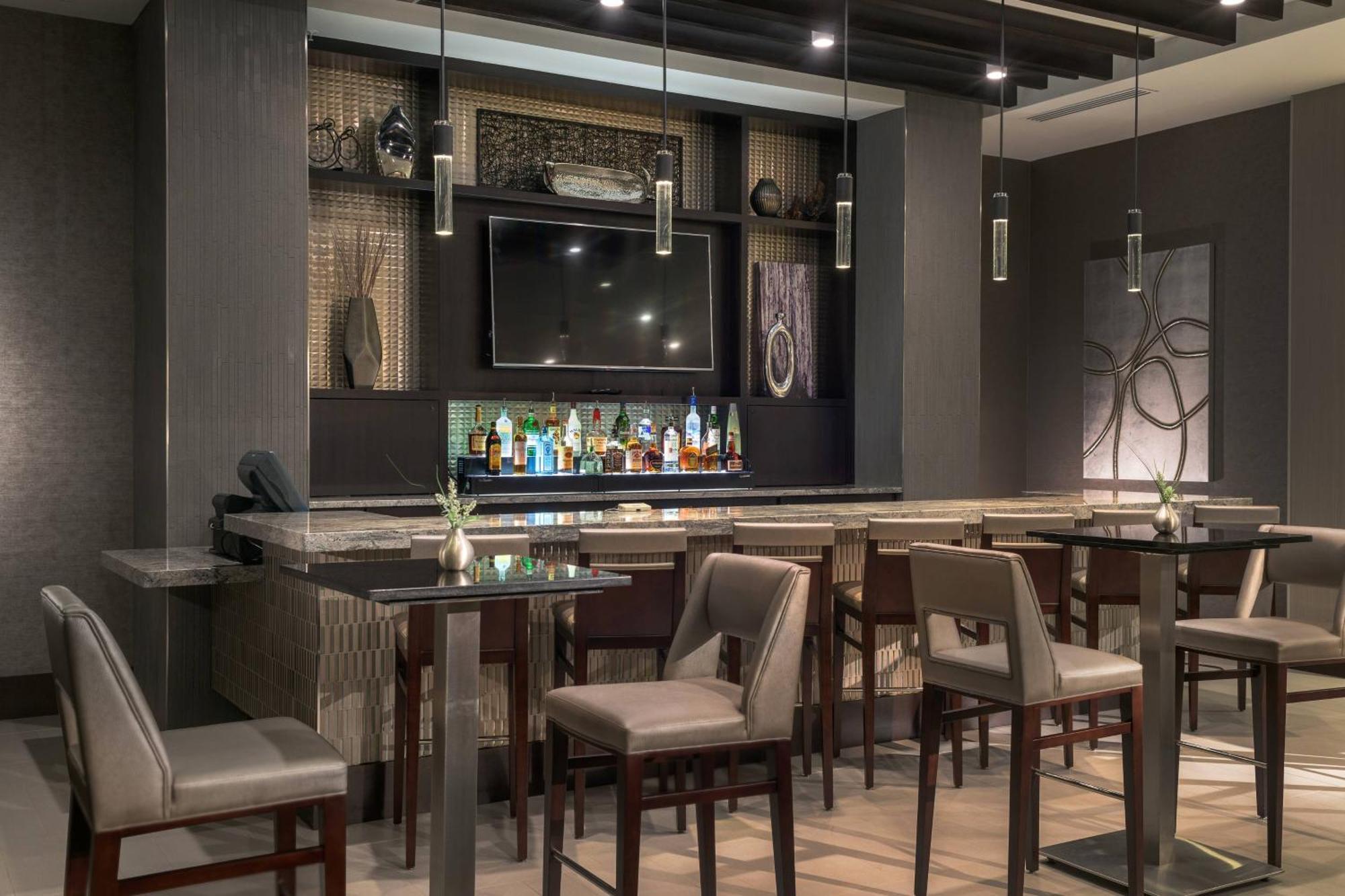 Courtyard By Marriott Nyc Area Hotel Edgewater